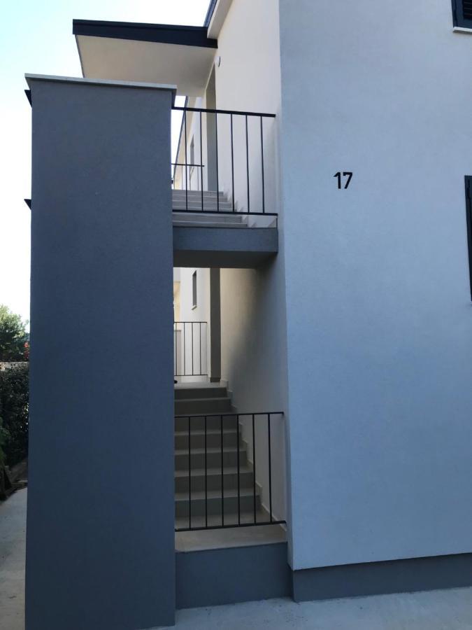 Apartments Haramincic M&B Stara Novalja Exterior foto